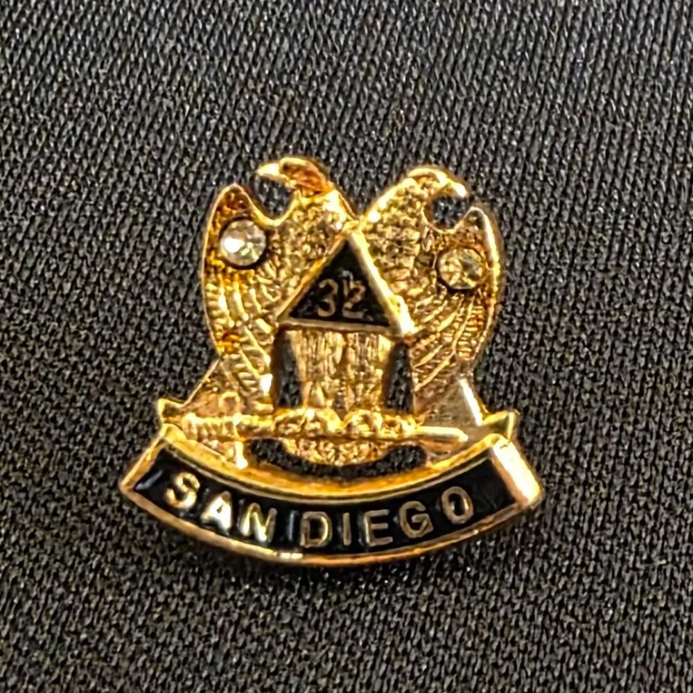 Freemason 32nd Degree Wings Up Lapel Pin San Diego